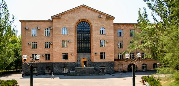 Universitas Terbaik Terbaik di Armenia